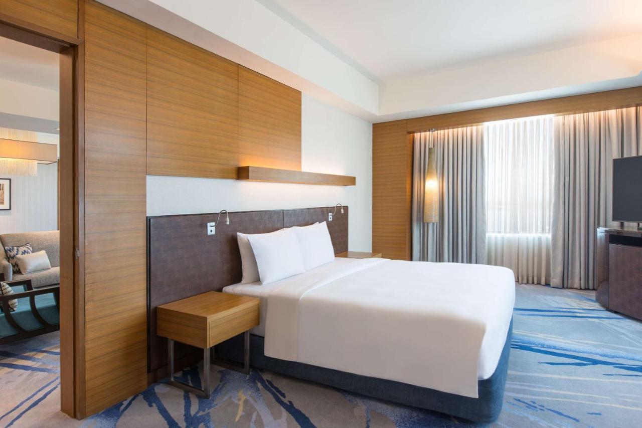 Готель Radisson Blu Cebu Екстер'єр фото
