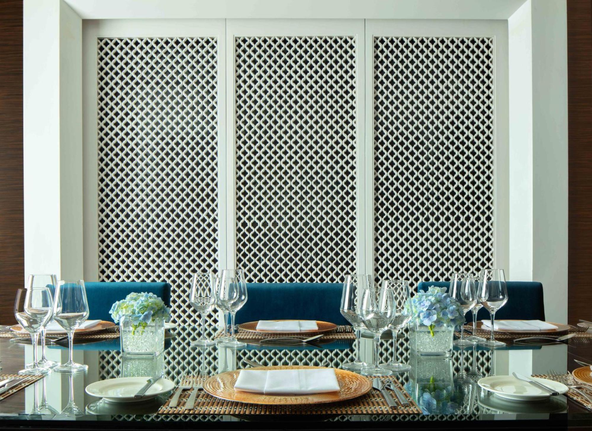 Готель Radisson Blu Cebu Екстер'єр фото The restaurant