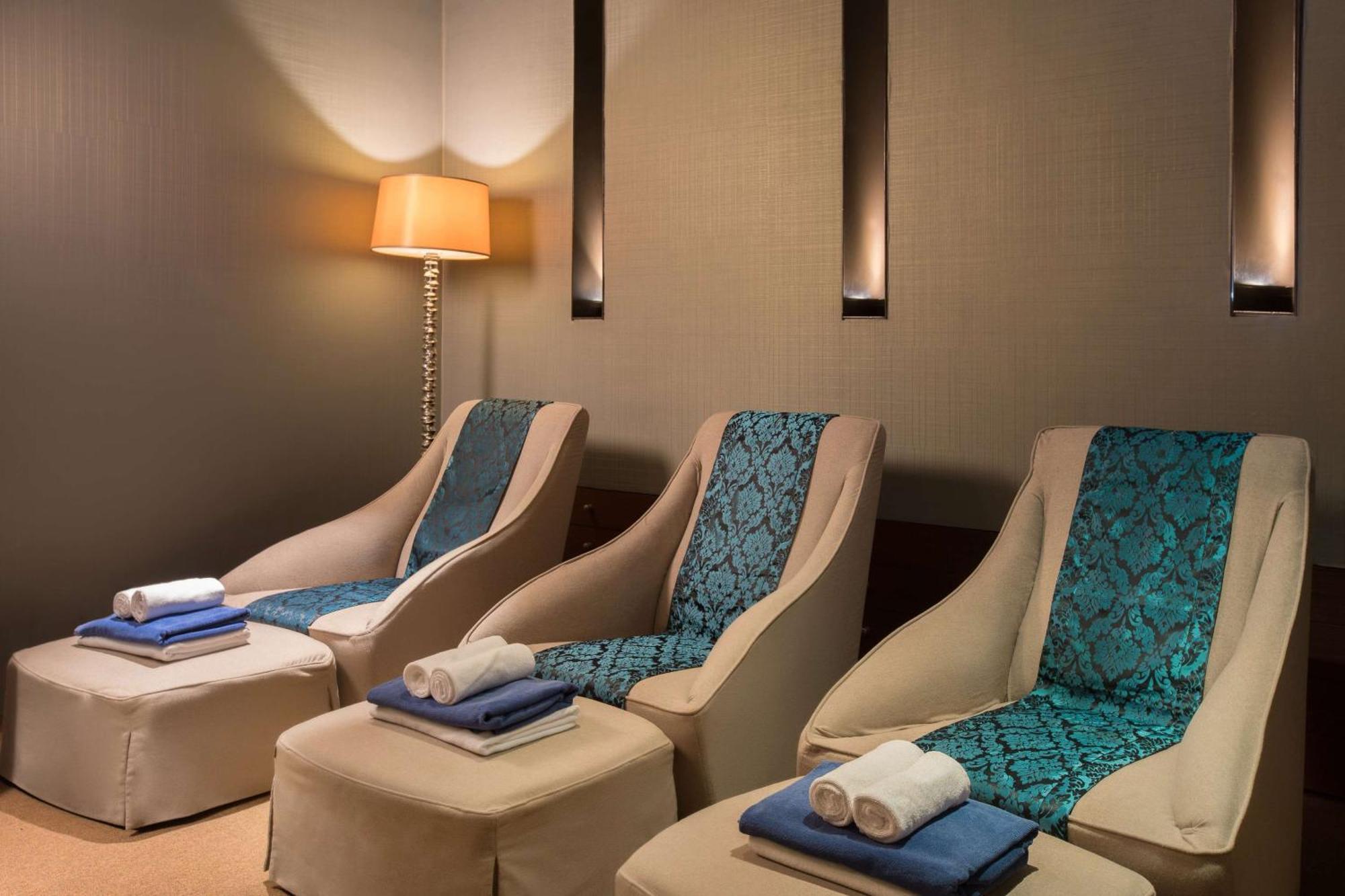 Готель Radisson Blu Cebu Екстер'єр фото The spa at the Ritz-Carlton, Dubai