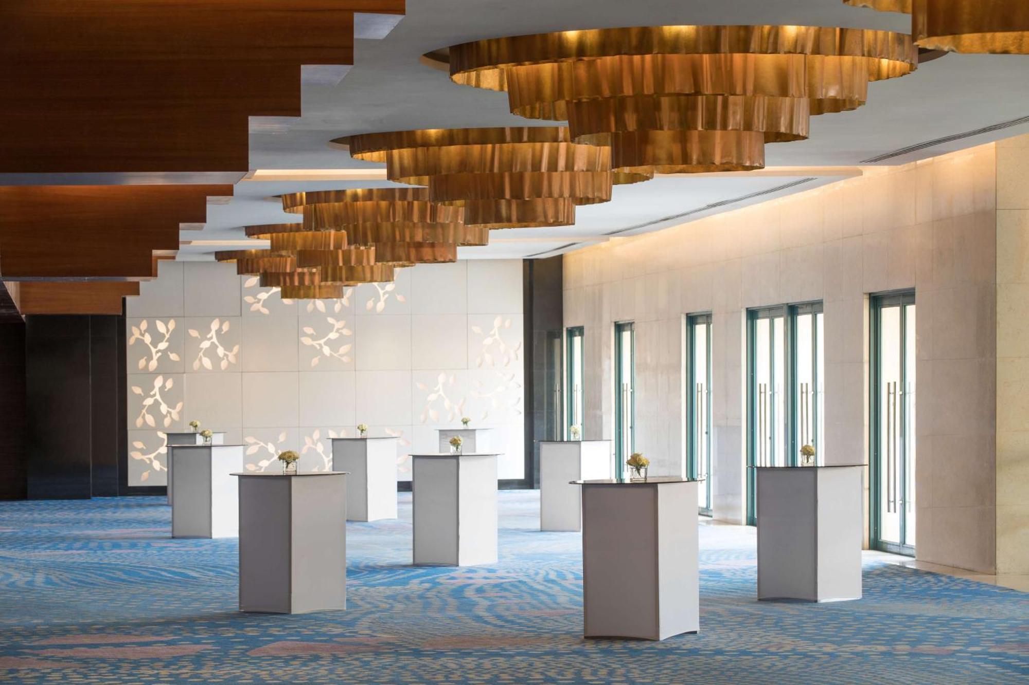 Готель Radisson Blu Cebu Екстер'єр фото The Westin Convention Center