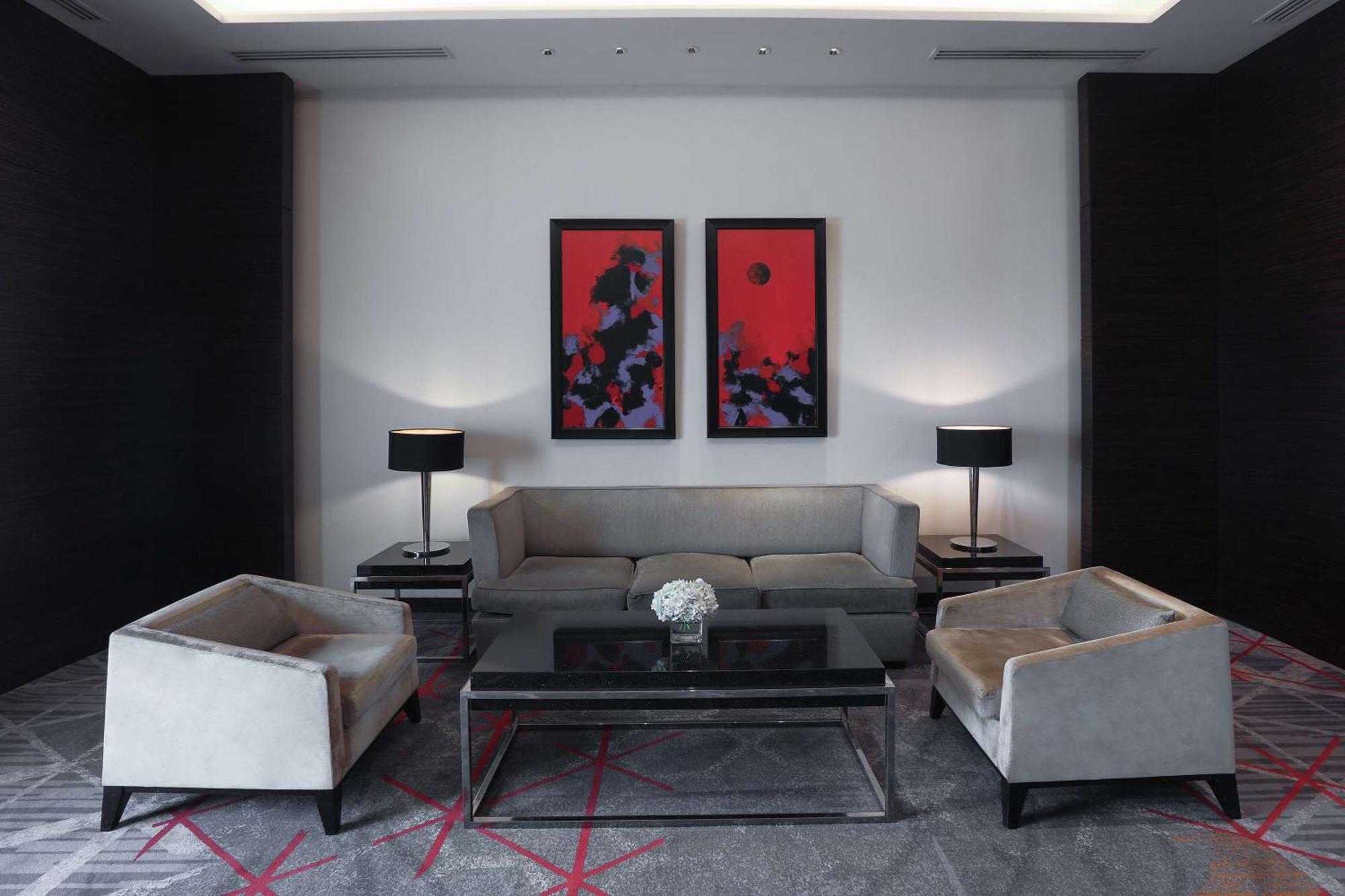 Готель Radisson Blu Cebu Екстер'єр фото The interior of the hotel