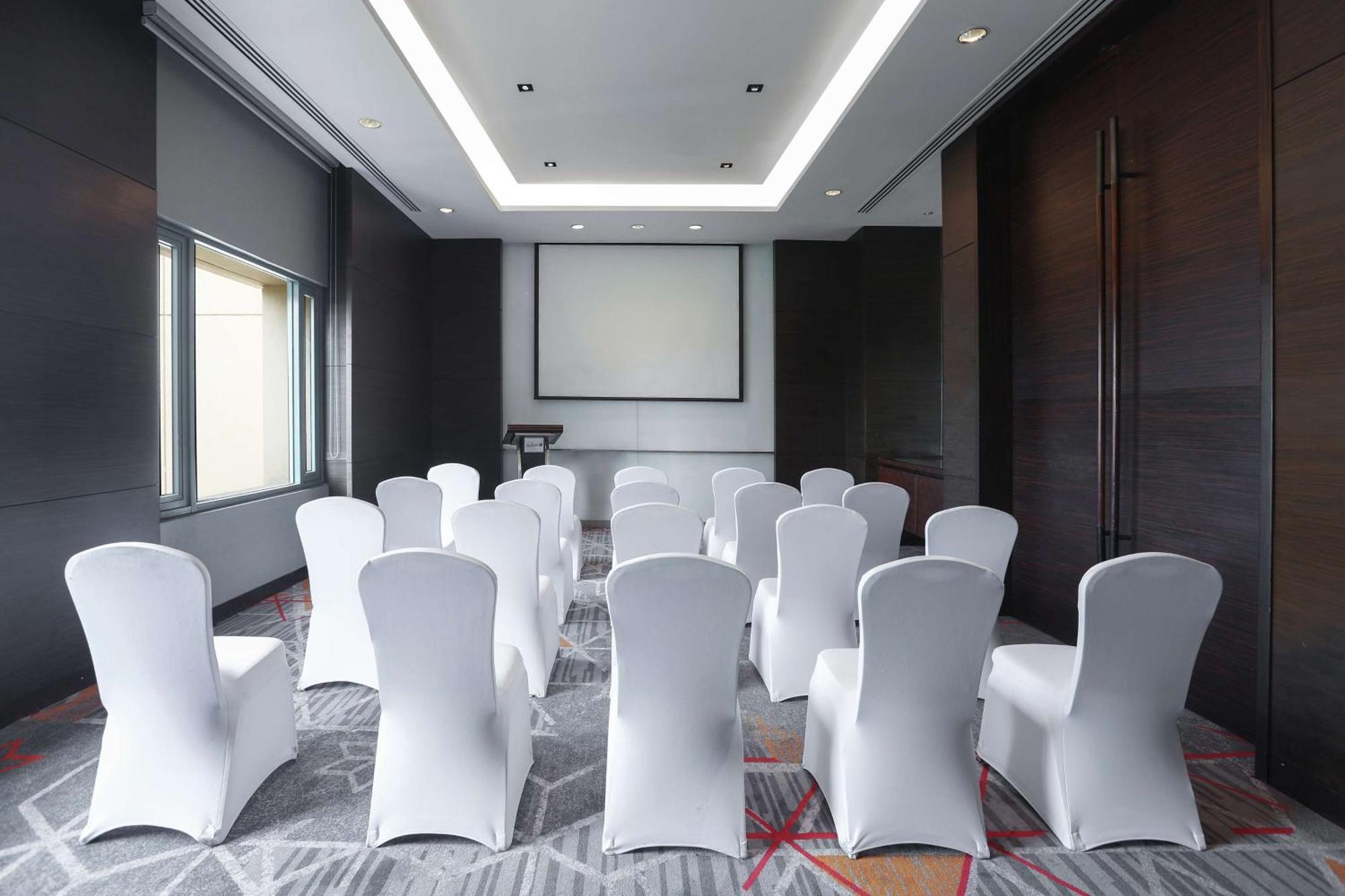 Готель Radisson Blu Cebu Екстер'єр фото Meeting room