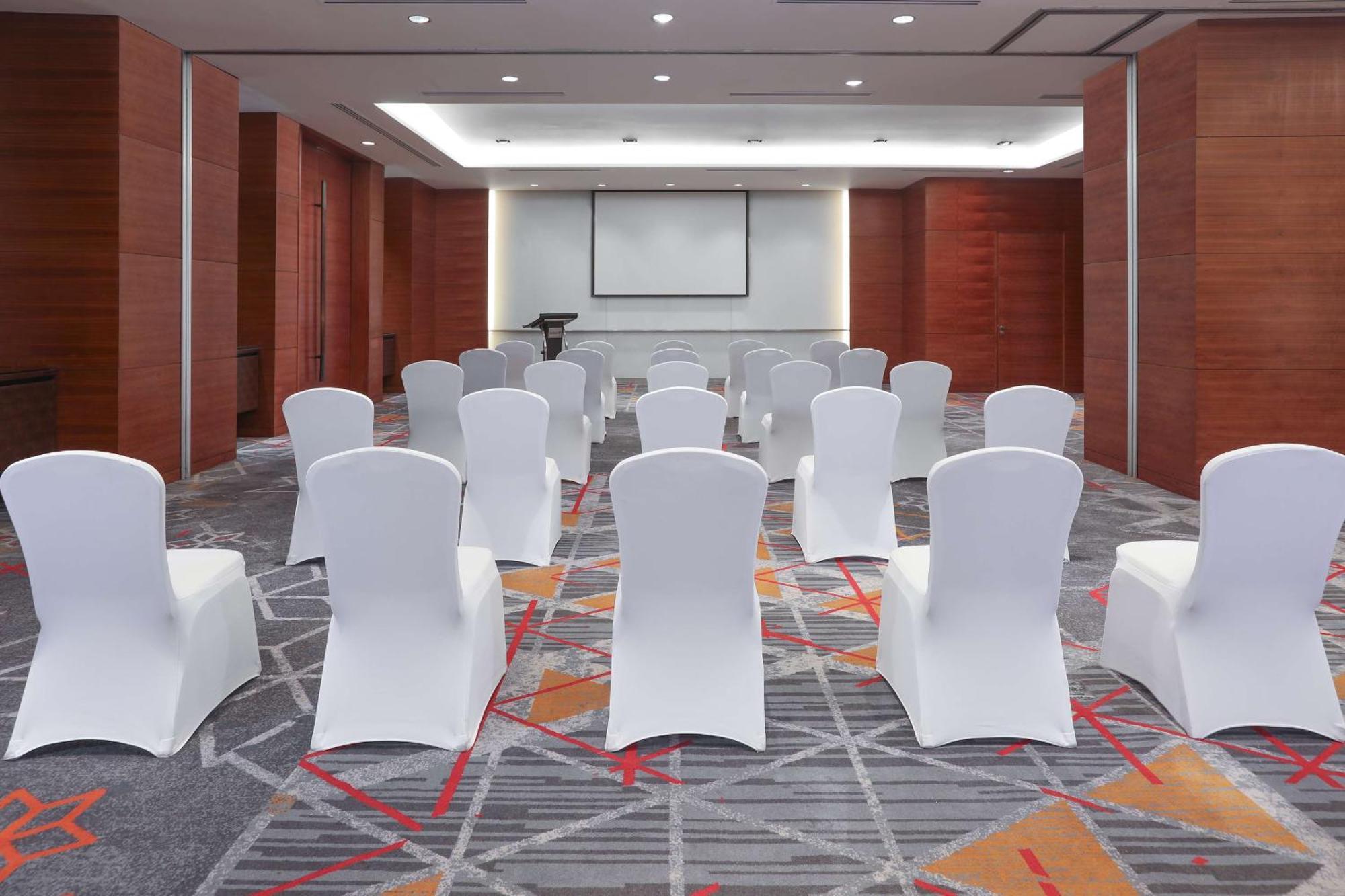 Готель Radisson Blu Cebu Екстер'єр фото Meeting room