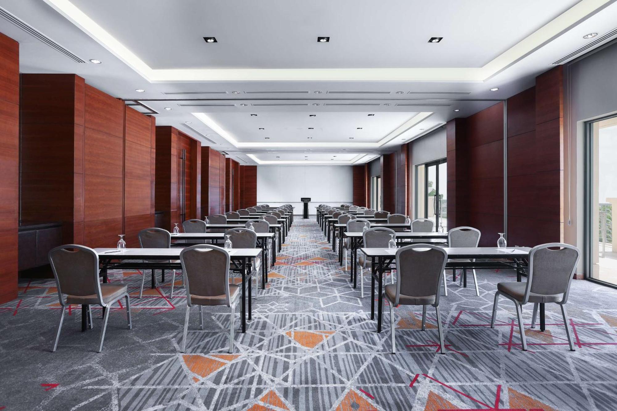 Готель Radisson Blu Cebu Екстер'єр фото Meeting room