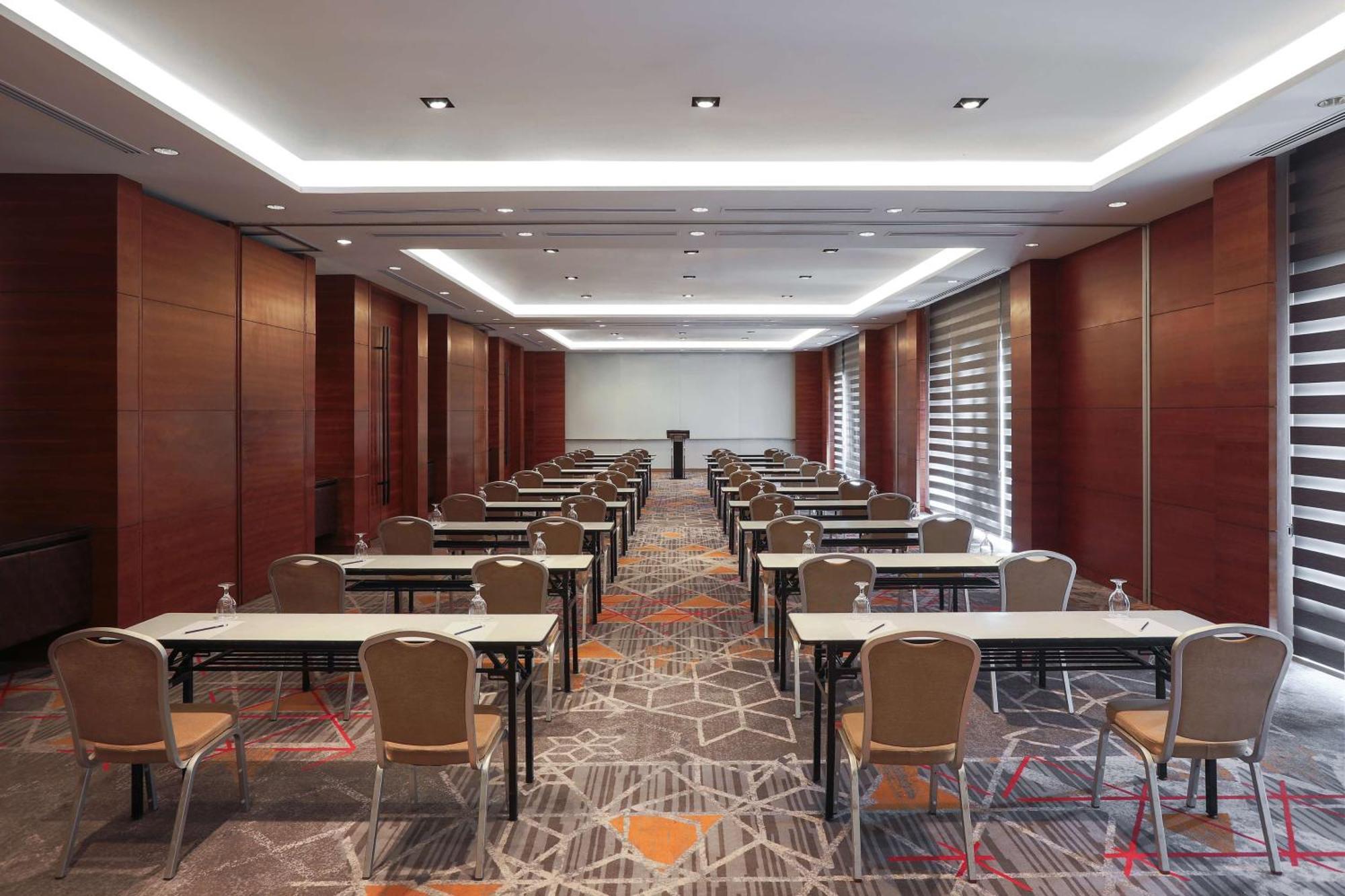 Готель Radisson Blu Cebu Екстер'єр фото Meeting room