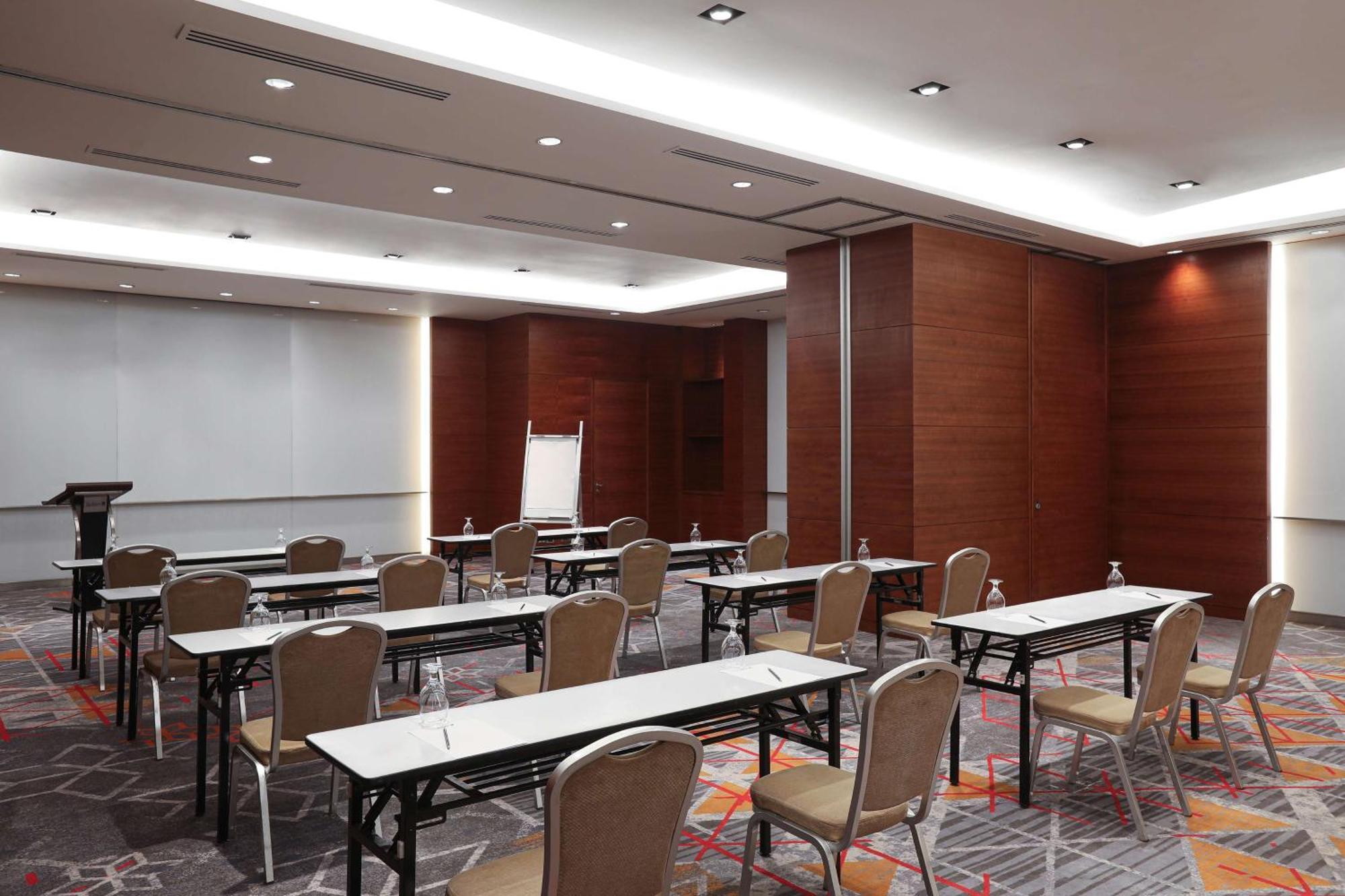 Готель Radisson Blu Cebu Екстер'єр фото Meeting room