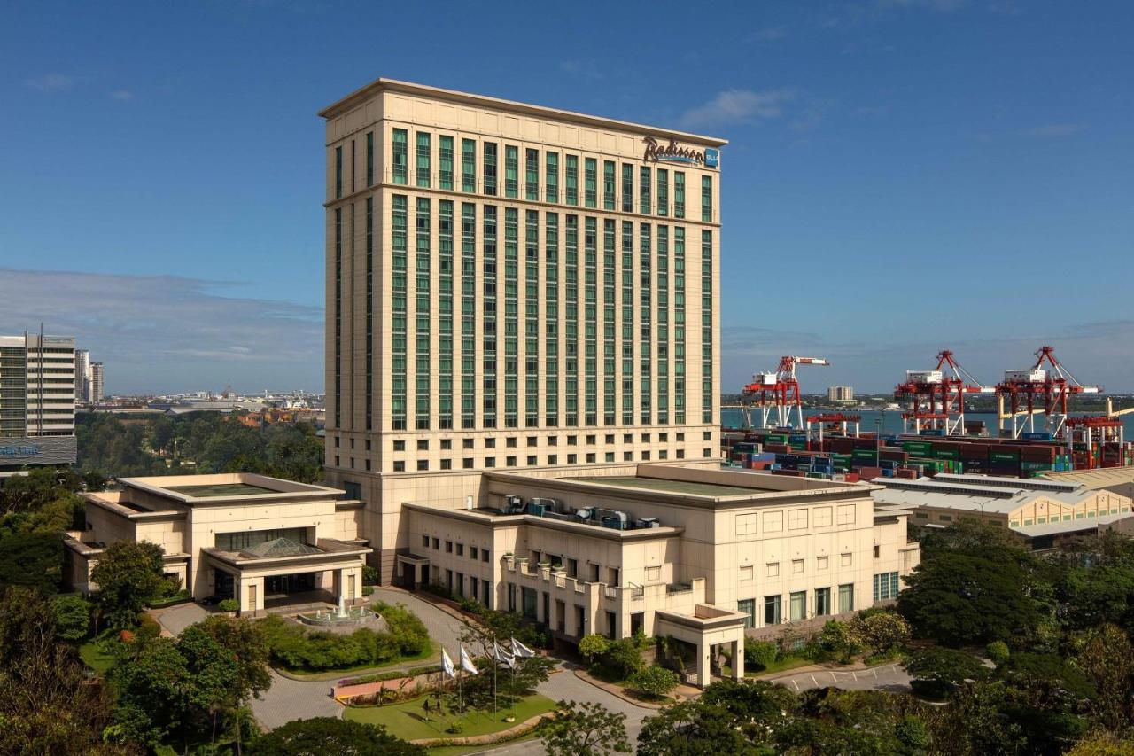 Готель Radisson Blu Cebu Екстер'єр фото The hotel in 2012